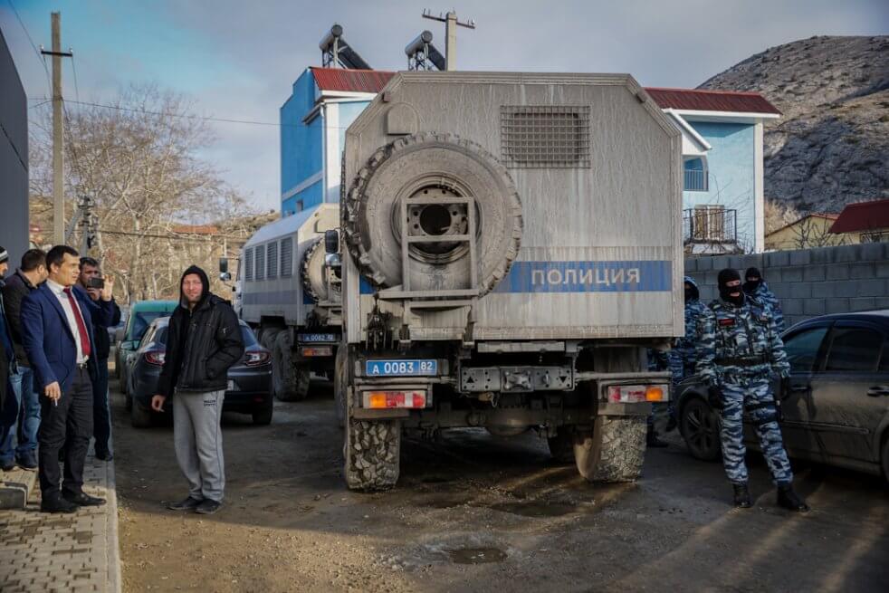 Дело «Второй Бахчисарайской группы Хизб ут-Тахрир». День четвертый — допрос оперуполномоченного ФСБ Николая Артыкбаева стороной защиты