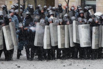«Еще удивился — мы все отступаем, а они туда шли». В суде о расстрелах на Институтской выступил экс-командир взвода киевского «Беркута»