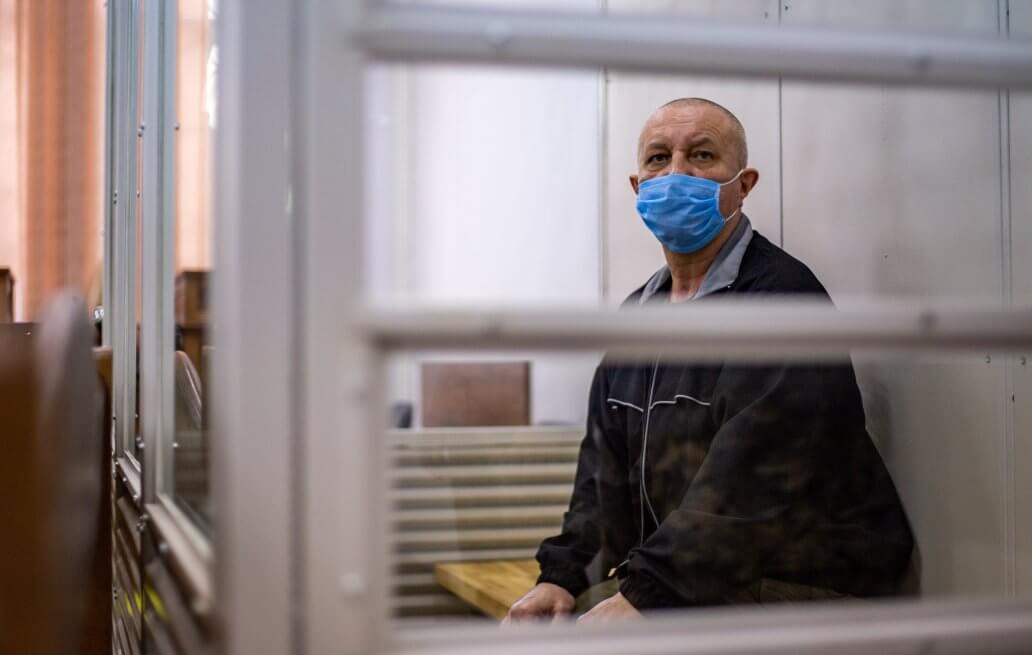 Судебное заседание по продлению меры пресечения Валерию Шайтанову, генерал-майору СБУ, которого подозревают в государственной измене и подготовке терактов в Украине. Фото: Стас Юрченко, Ґрати