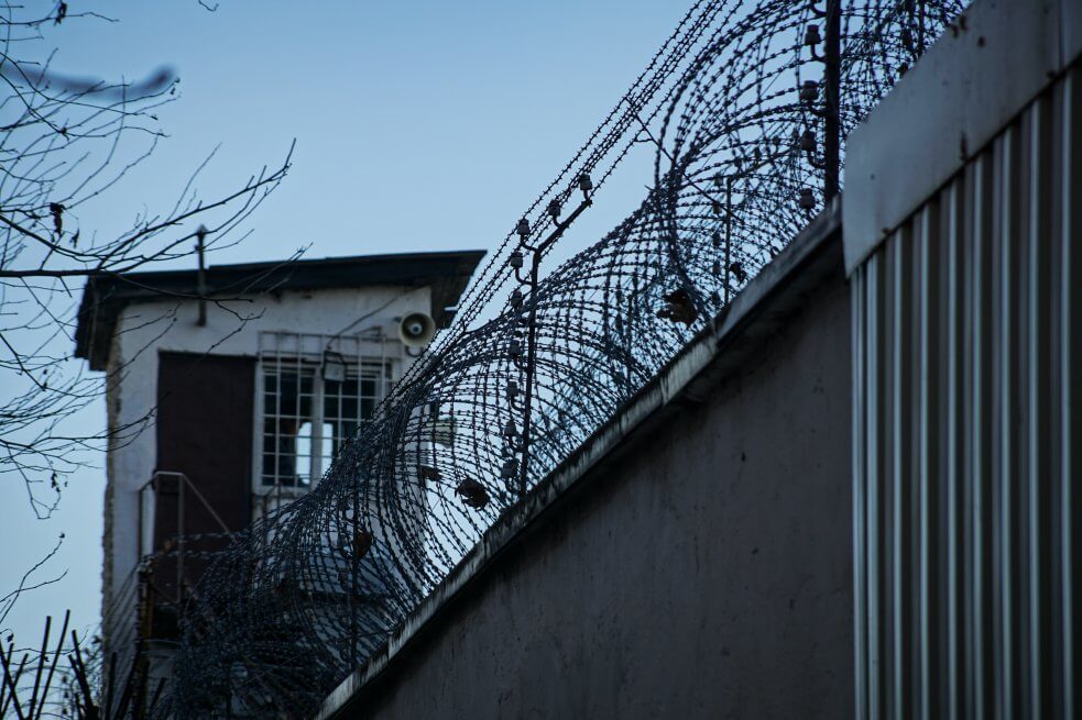 Сімферопольське СІЗО. Фото: Антон Наумлюк, Ґрати