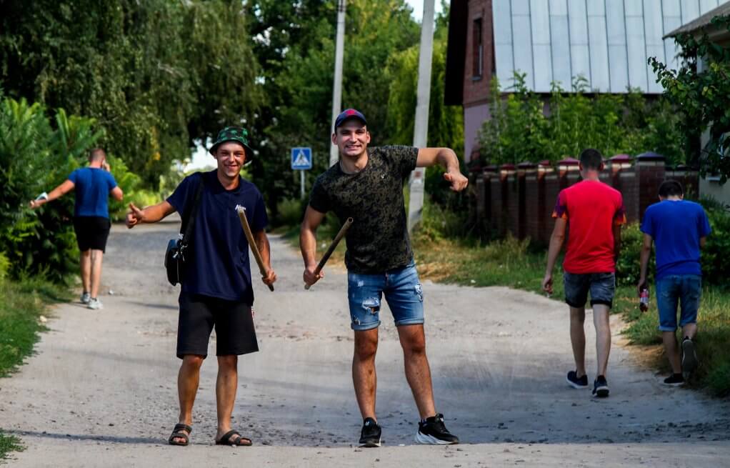 Місцеві жителі Андріївки. Фото: Анна Соколова, Ґрати