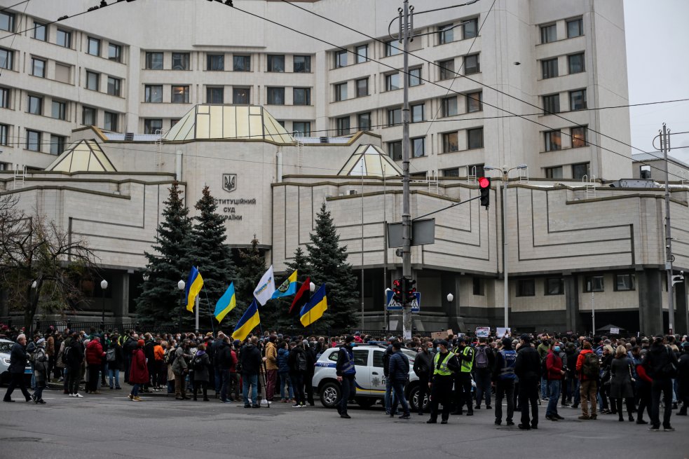 Протесты у Конституционного суда, 30 октября 2020 года. Фото: Стас Юрченко, Ґрати