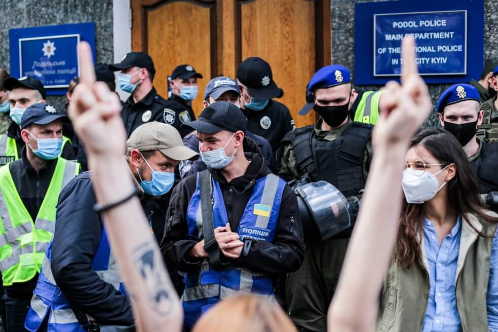 Митинг «Стоп сафари милиции на Подоле» — против полицейского произвола у Подольского управления полиции. Фото: Стас Юрченко, Ґрати
