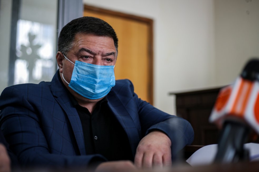 Голова Конституційного суду Олександр Тупицький на засіданні Подільського райсуду Києва 9 вересня 2021 року. Фото: Стас Юрченко, Ґрати