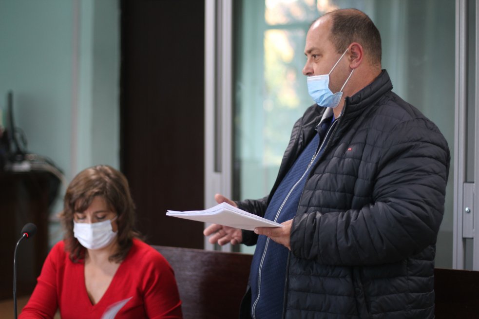 Підозрюваний Андрій Тарахтєєв у Ленінському райсуді Харкова, 1 жовтня 2021 року. Фото: Ганна Соколова, Ґрати