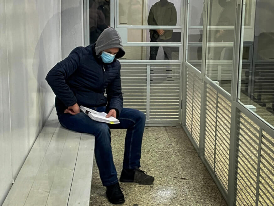 Денис Куликовский «Палыч» на заседании Приморского райсуда Мариуполя, 10 ноября 2021 года. Фото: Татьяна Козак, Ґрати
