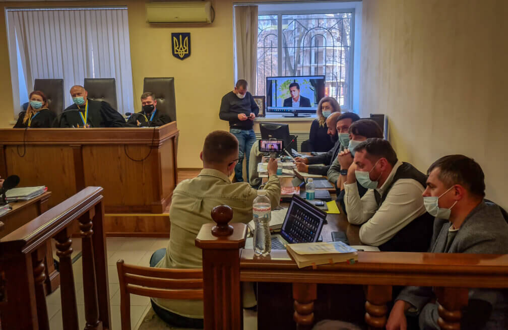 Засідання Приморського райсуду Одеси в справі Сергія Стерненка, 3 грудня 2021 року. Фото: Анна Фаріфонова, Ґрати