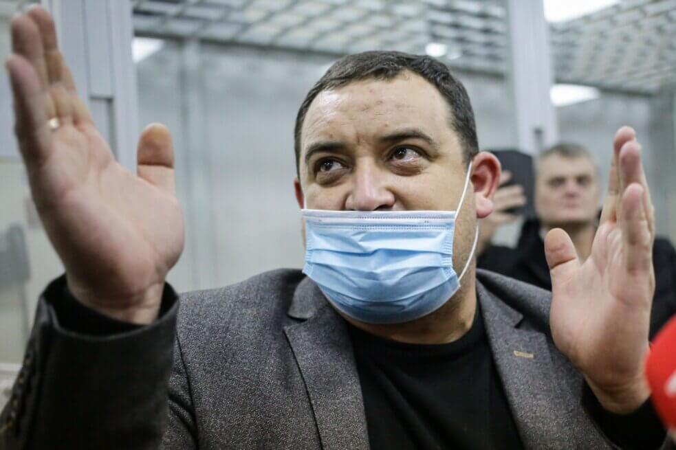 Народний депутат Сергій Кузьміних у суді, 8 лютого 2022 року. Фото: Стас Юрченко, Ґрати