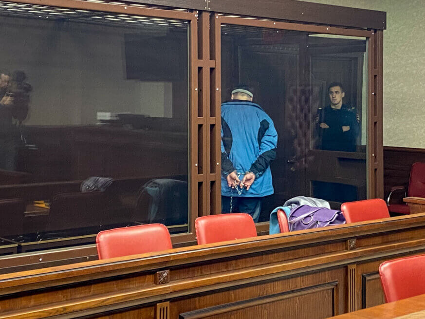 Військовополонений Денис Мурига у суді Ростова-на-Дону. Фото: Софія Ростова, Ґрати