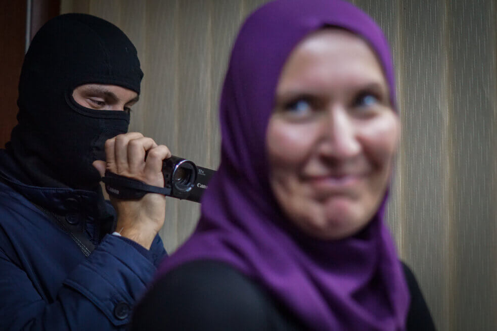 Російські поліцейські прийшли на засідання об