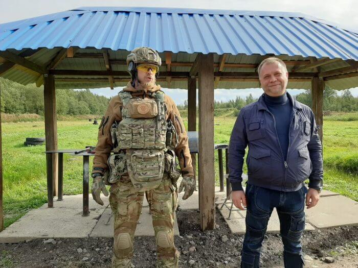 Командир ДШРГ «Русич» Воїслав Торден (ліворуч) та голова правління «Спілки добровольців Донбасу» Олександр Бородай (праворуч), 2020 рік. Фото: Anna-news