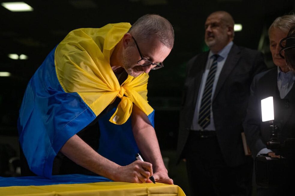 Звільнений під час обміну заступник голови Меджлісу кримськотатарського народу Наріман Джелял, 29 червня 2024 року. Фото:  Рустем Умєров