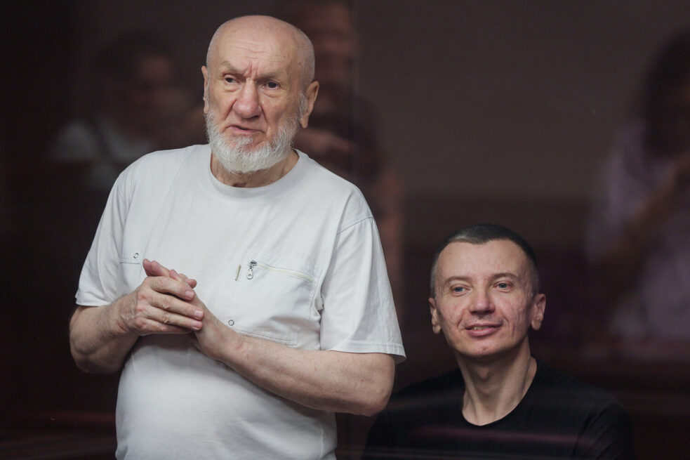 Василь Чурілов та Олександр Погорєлов в російському суді. Фото з державних агенцій РФ