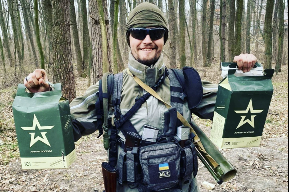 Філіп Сіман під час бойових дій на Київщині, квітень 2022 року. Фото: з Instagram volajmasanti
