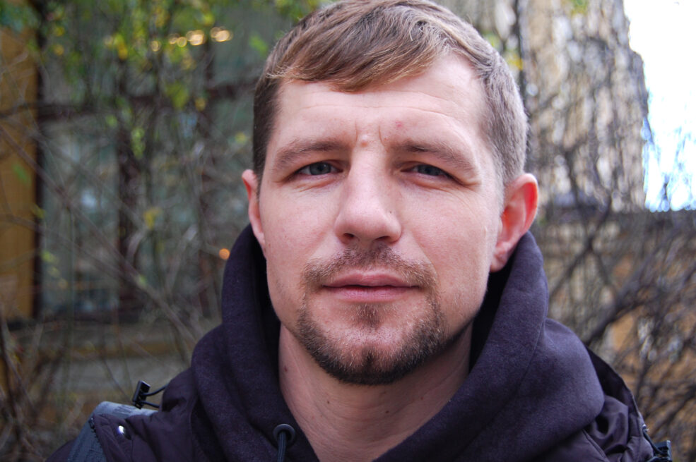 Активіст Майдану Андрій Коломієць, що відбув десять років ув’язнення з політичних мотивів у Росії. Фото: Анастасія Москвичова, Ґрати 