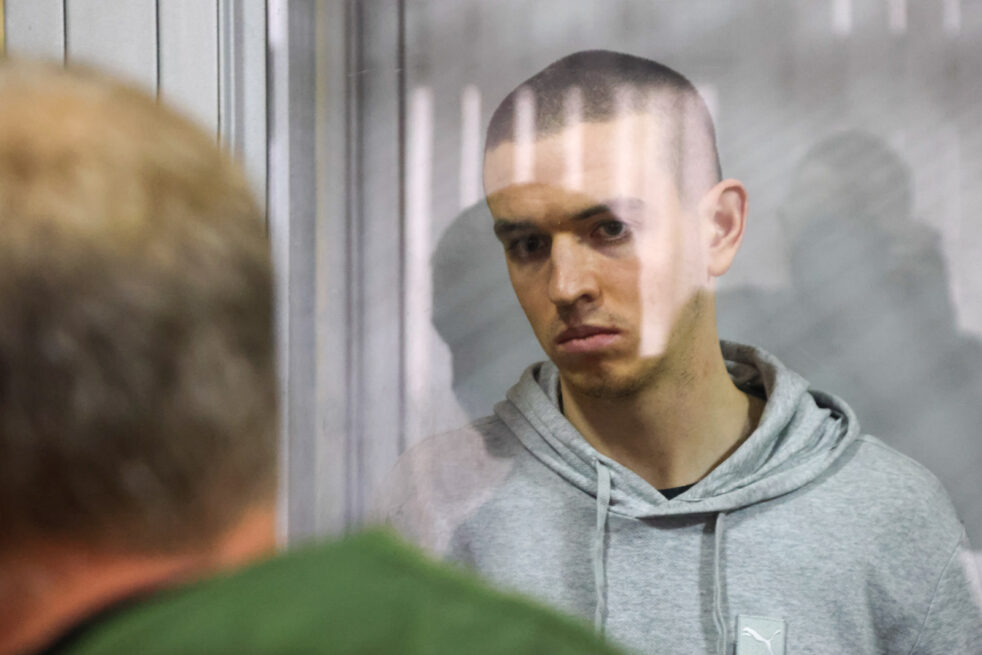 Обвинувачений у вбивстві Ірини Фаріон Вячеслав Зінченко у Шевченківському райсуді Львова, 26 листопада 2025 року. Фото: Стас Юрченко, Ґрати